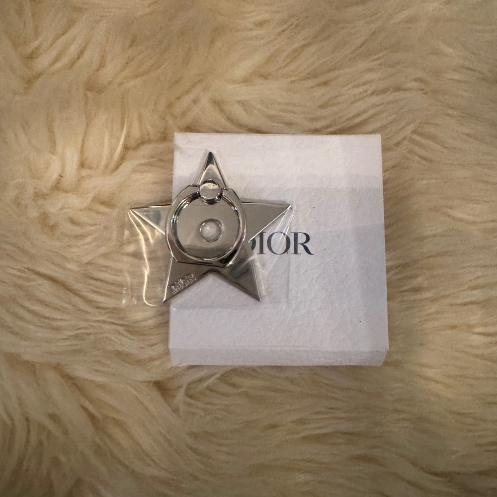 Dior exclusive Star Phone Ring Brand NEW